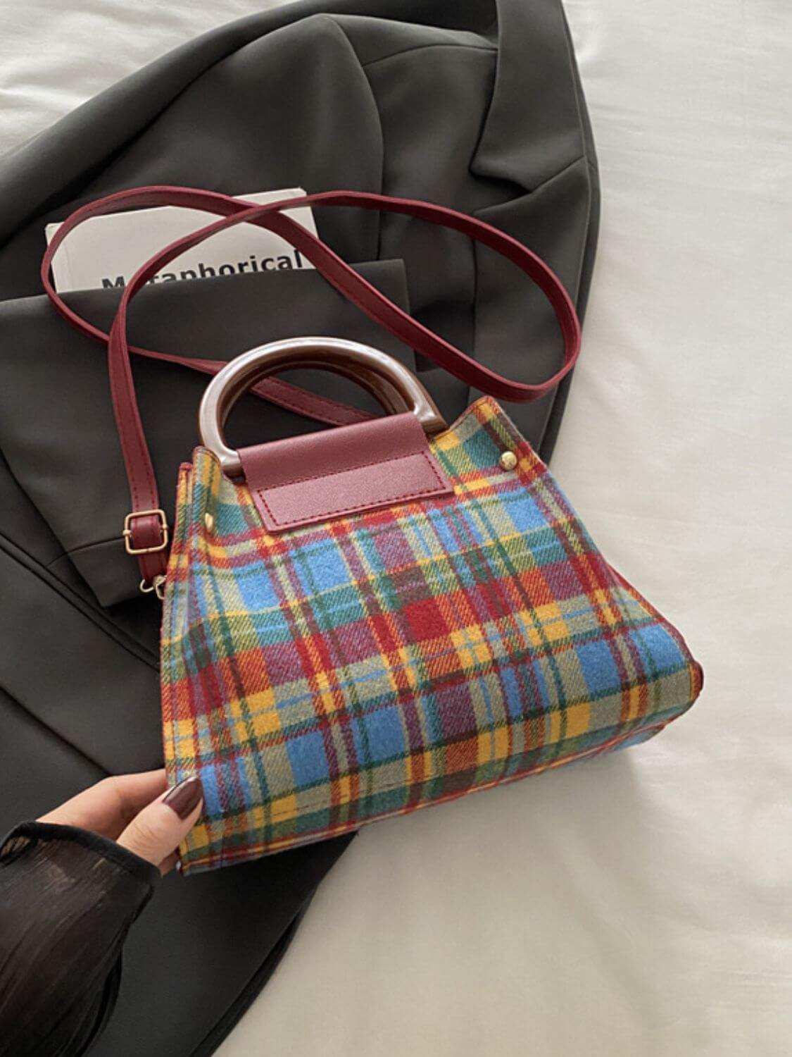 Contrast Plaid Trapezoid Shape Crossbody BagThis statement-making Contrast Plaid Crossbody Bag combines style and functionality. Made of durable PU leather and polyester, it's perfect for everyday use. Its medHandbagPlush Fashion ShopPlush Fashion ShopContrast Plaid Trapezoid Shape Crossbody Bag