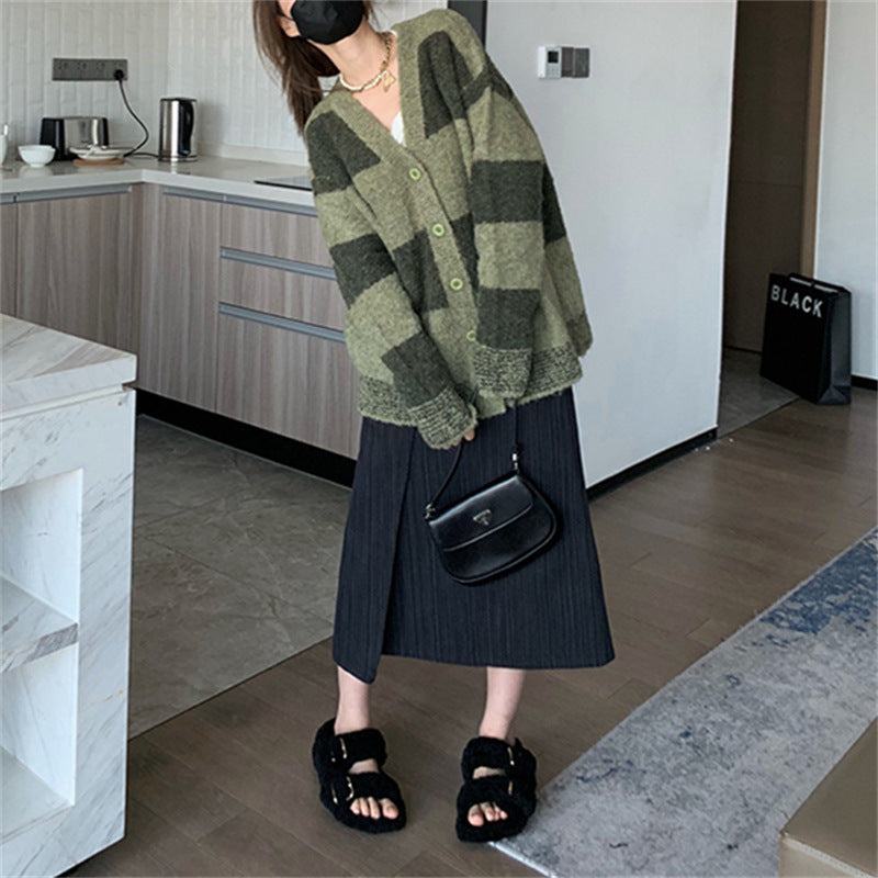 Slim Green Plaid Contrast Knit WomenElevate your style with our Slim Green Plaid Contrast Knit Women's top. Made of high-quality polyester fiber, this color-matching top features a loose, comfortable fSweaterPlush Fashions ShopPlush Fashion ShopSlim Green Plaid Contrast Knit Women