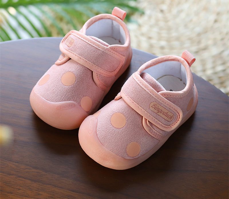 Infants And Toddlers Soft-soled Cotton Cloth Will Not Drop ShoesIntroducing the Infants And Toddlers Soft-soled Cotton Cloth Shoes! Perfect for toddlers in the summer, spring or fall. Made with breathable and wear-resistant cottoInfant ShoesPlush Fashions ShopPlush Fashion ShopInfants